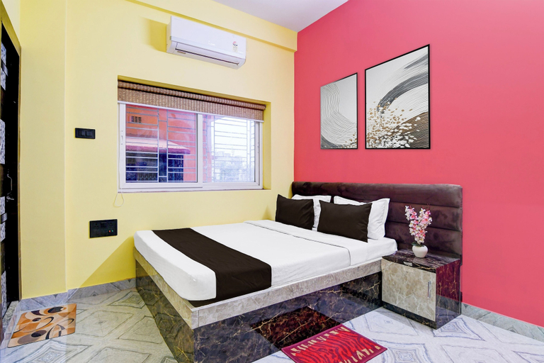 Room 4, Collection O Shyam Bazar Metro Station, Kolkata