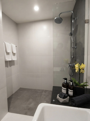Bathroom 4, Syama Mansion Kamala, Phuket Island
