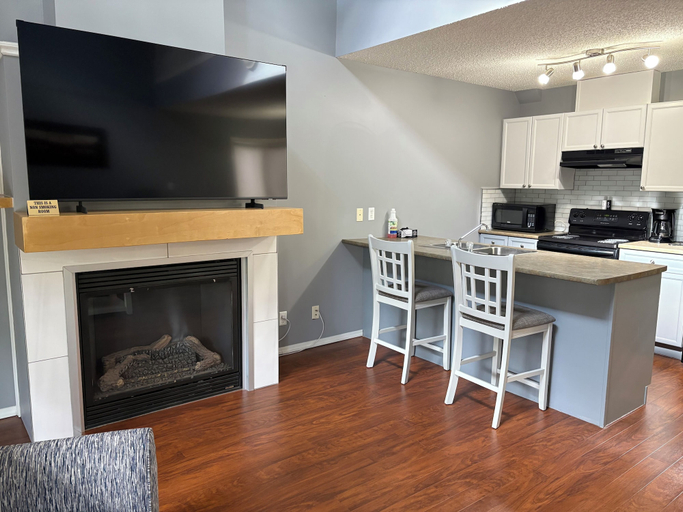 Others 4, Village Creek Country Inn, Division No. 11