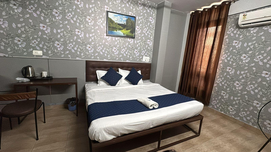Bedroom, Hotel Clement, Dehradun