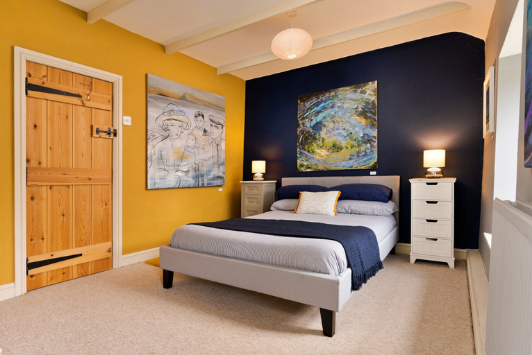 Room 5, Artistic Fishguard Cottage for 4, Pembrokeshire