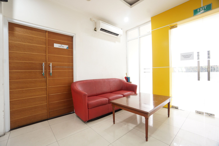 Lobby sitting area, Townhouse Oak Hotel Damar Kurung, Gresik