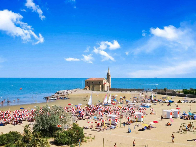 Others 4, Apartment in Porto Santa Margherita by Beach, Venezia