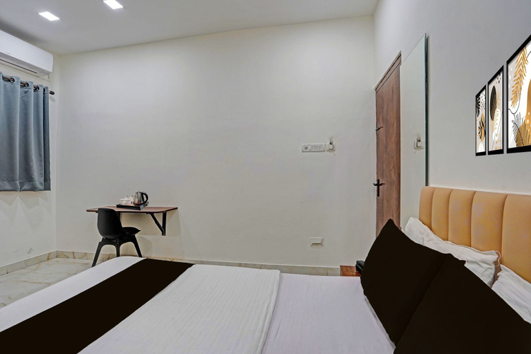 Room 3, Collection O Dalhousie Square Kolkata, Kolkata