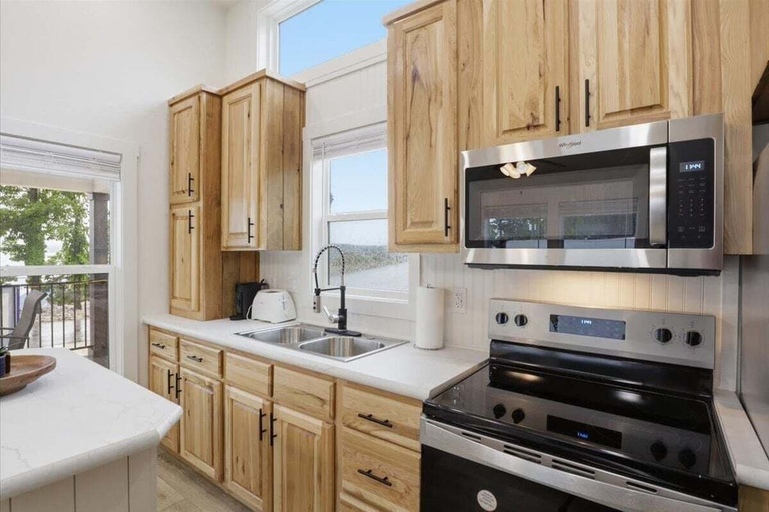 Private kitchen 5, Hillstone Tiny House Community 2nd Tier Views Near Millstone Marina, Morgan