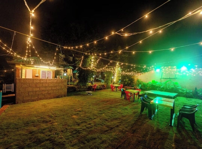 Outdoor dining, Hiltan Valley Resort, Satara