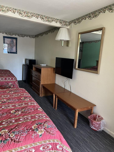 Bedroom 3, Budget Inn Franklinton, Franklin
