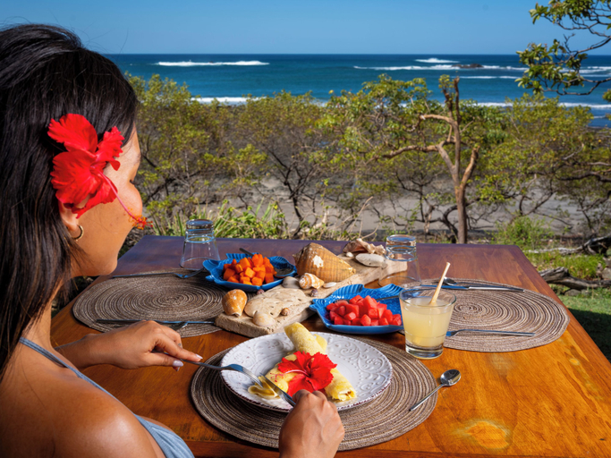 Food & Drinks 5, Bohemian Luxury Bungalows, Santa Cruz