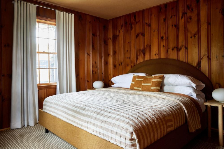 Bedroom 2, Colonial Village, Barnstable