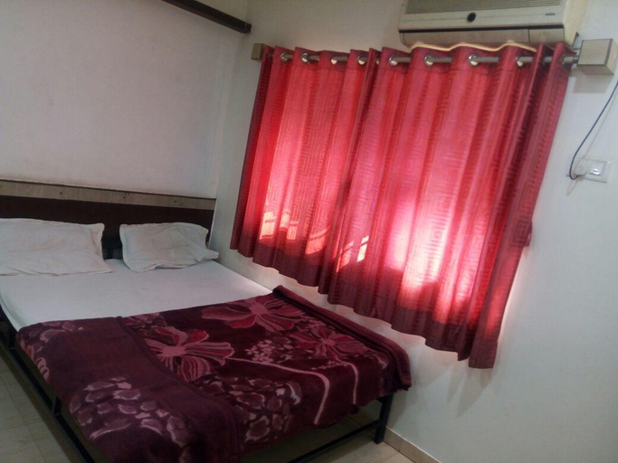 Bedroom, Hotel Sai Bhawani & Sai Ashish, Ahmadnagar