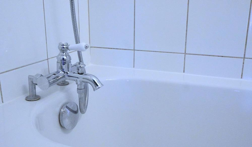 Bathroom 4, Hôtel Ours Blanc Place Victor Hugo, Haute-Garonne