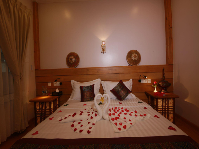 Bedroom 2, Essence Motel, Taunggye