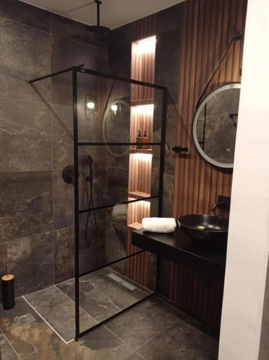 Bathroom 4, La Casa Del Rio, Central Greece