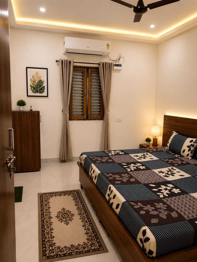 Room 2, Hotel GRG Bhavan Vrindavan, Mathura