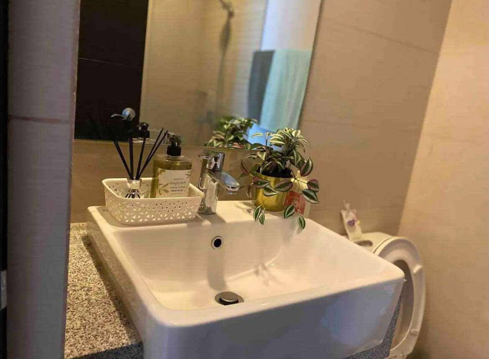 Bathroom, Uptown Parksuites Tower 1 - PH Staycation, Taguig
