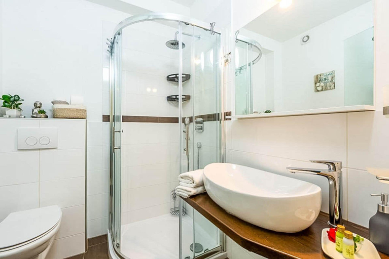 Bathroom 5, Apartment Kovacic, Pula