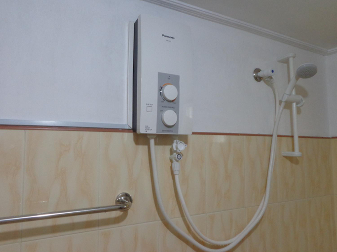 Bathroom 2, Hansa Holiday Homes, Thamankaduwa