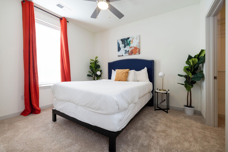 Bedroom 3, CozySuites at Nulu, Jefferson