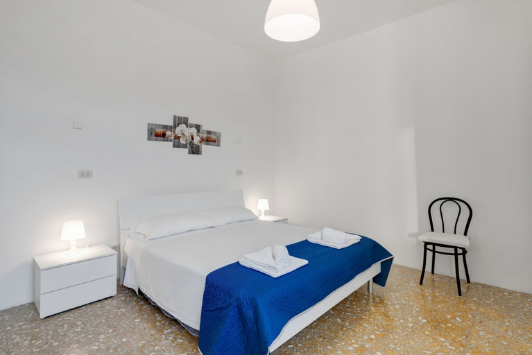 Bedroom 2, Lulli Cozy Apartment with Balcony, Florence