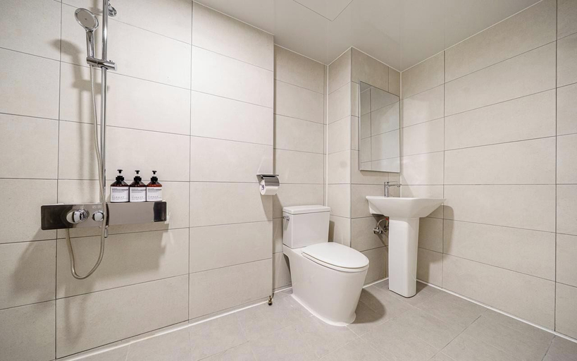 Bathroom 4, Ryokan style hotel The Red Dragonfly, Bupyeong