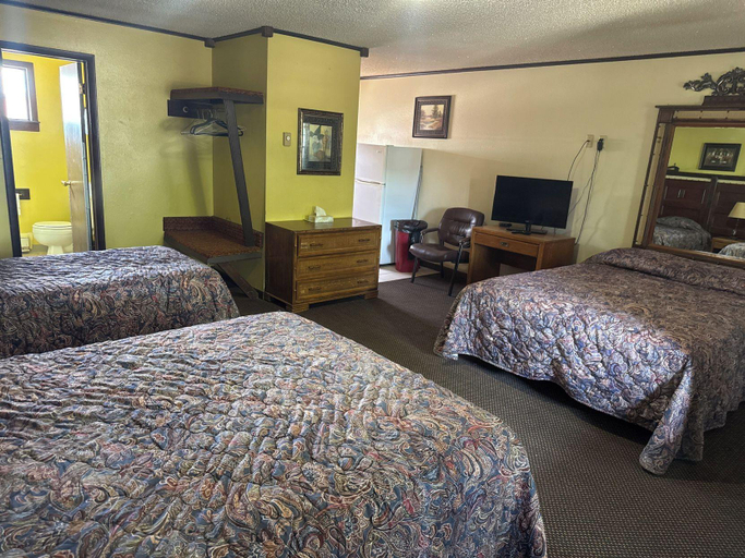 Bedroom 2, plains motel, Converse