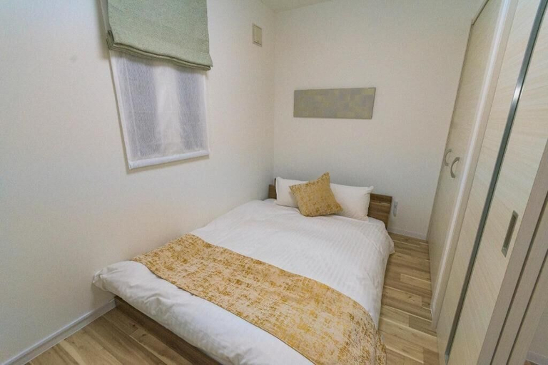 Room 2, Elizabeth Hakata, Fukuoka