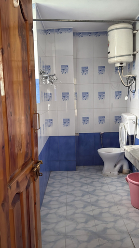 Bathroom 4, Sawariya Cottage, Kullu