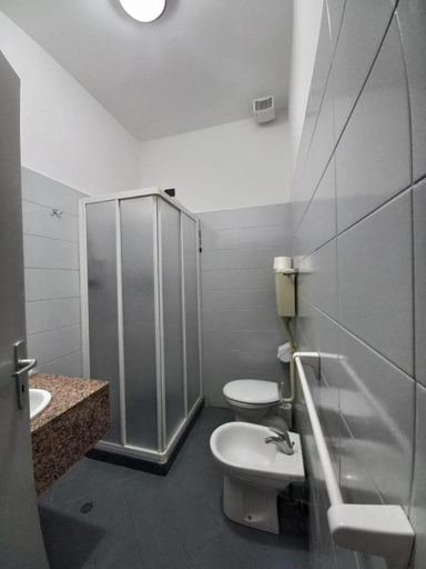 Bathroom 4, Susy, Rimini