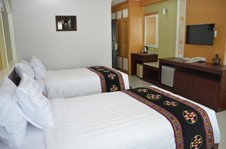 Bedroom 2, Shwe Bu Thee Hotel, Tarchilaik