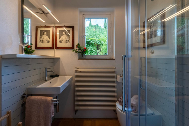 Bathroom 4, Villa Caterina 8, Emma Villas, Siena