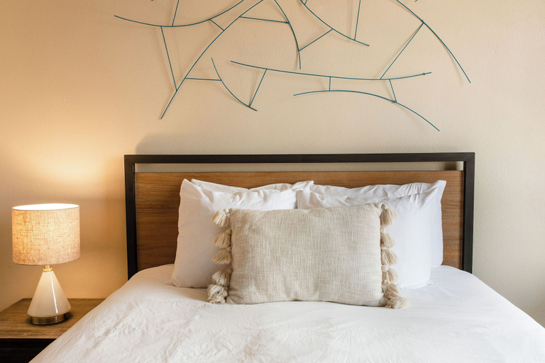 Bedroom 3, Hotel Leo, Whatcom