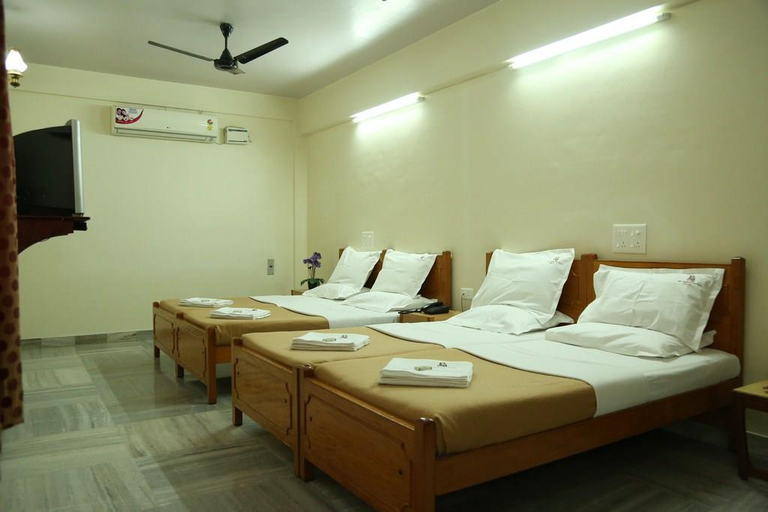 Bedroom 3, Sri Aarvee Hotel - Coimbatore, Coimbatore