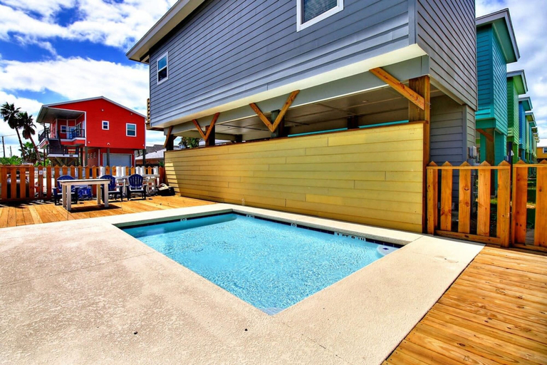 Room 4, Sweet Home La Cabana Patio BBQ Community Pool, Nueces