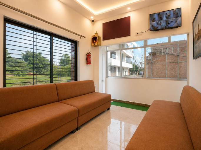 Living area, Ayodhya Dham Maa Sushila Hotel, Faizabad