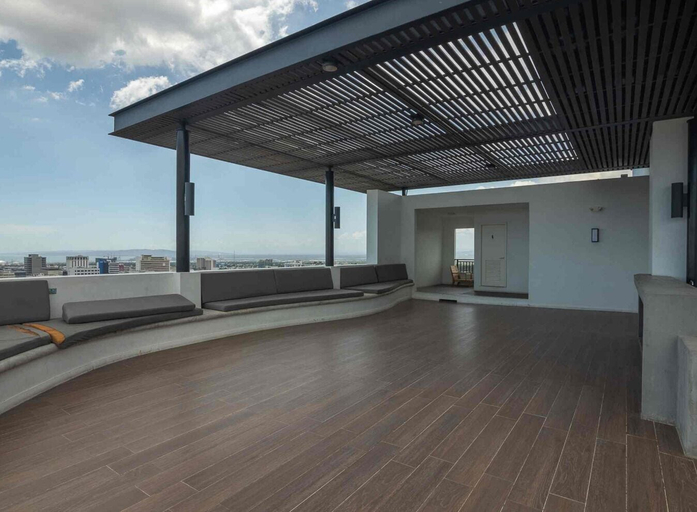Terrace/patio, VIA Braemar Suites - with roof-top pool