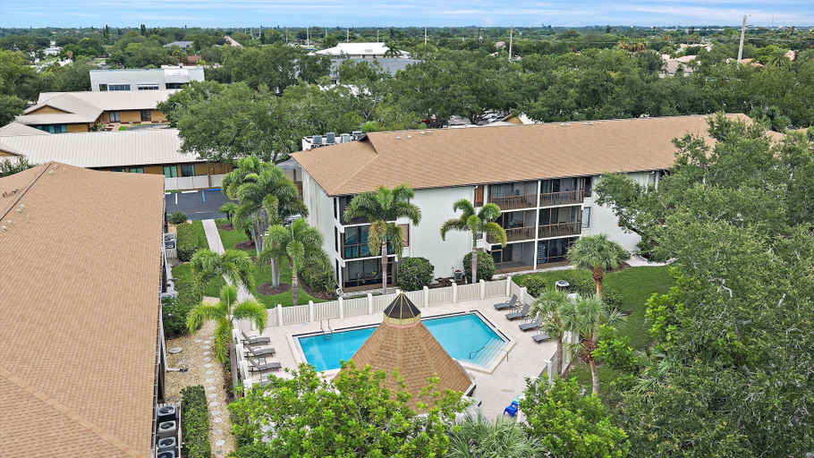 Exterior 2, Fort Goyastein South 2 Bedroom Condo, Sarasota