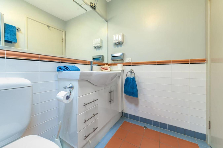 Bathroom 3, Condo 105 at Horizons Golf Resort - Salamander Bay NSW, Port Stephens