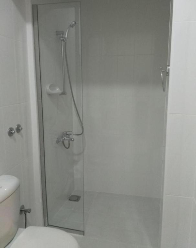 Bathroom 5, Sovereign Hotel, Doha