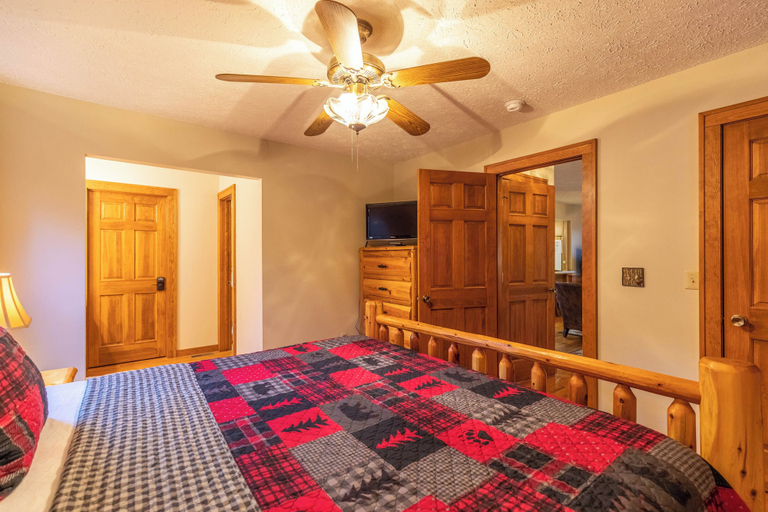 Interior 4, Nuttin' Better, Watauga