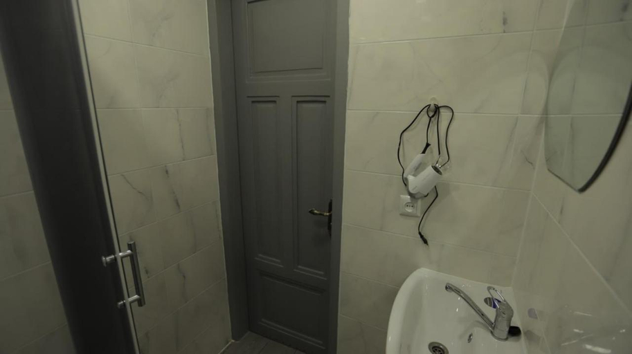 Bathroom, Family Hostel Lviv, L'vivs'ka