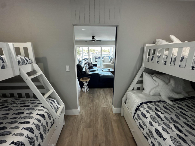 Bedroom 2, Chadwick Cove Marina, Charlotte