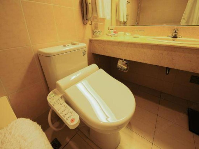 Bathroom 4, Rui Tai Hotel Hongqiao, Shanghai