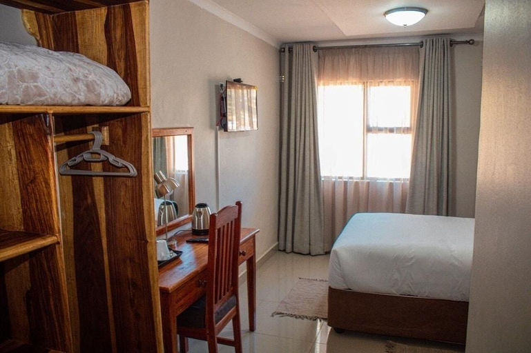 Bedroom 3, The Chobe Inn B&B, Chobe