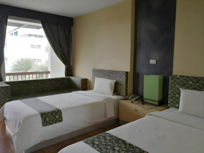 Bedroom 2, Panatara Hotel, Muang Chumphon