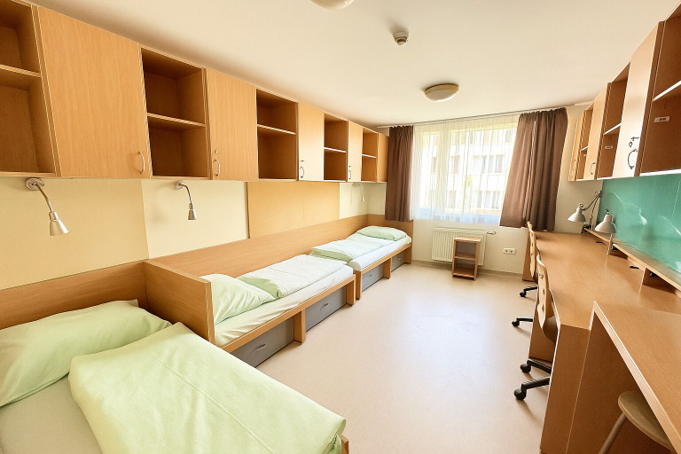 Bedroom 4, UrbanNest Private Hostel Rooms, Budapesti