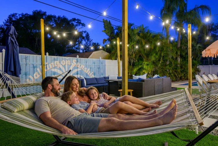 Room 3, Tropical Tee - Putt Putt - Pool - Hot Tub - Bikes, Pinellas
