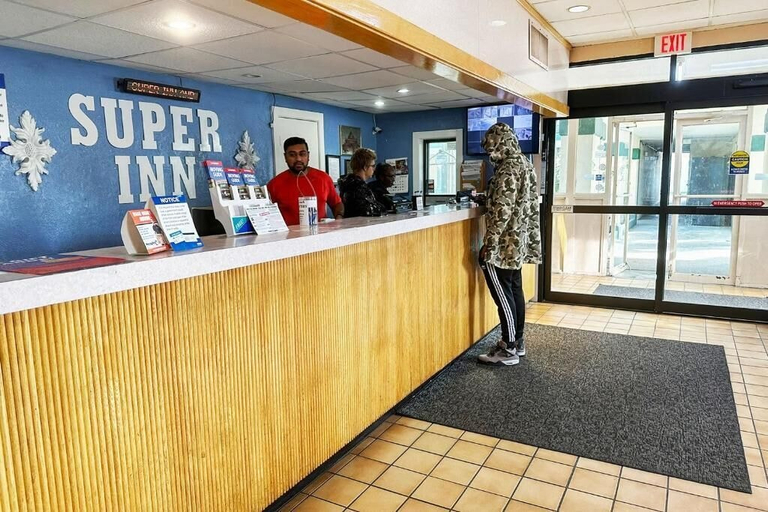 Lobby, Super Inn And Suites, Baldwin