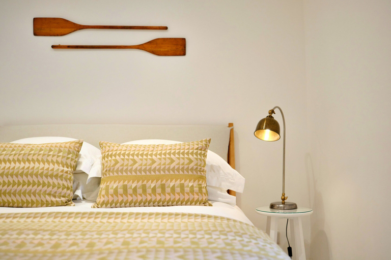 Room 3, Refined Cornish Heritage Cottage for 3, Cornwall