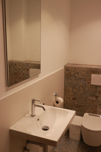 Bathroom 3, Waterfront Apartment With Balcony, Wûnseradiel