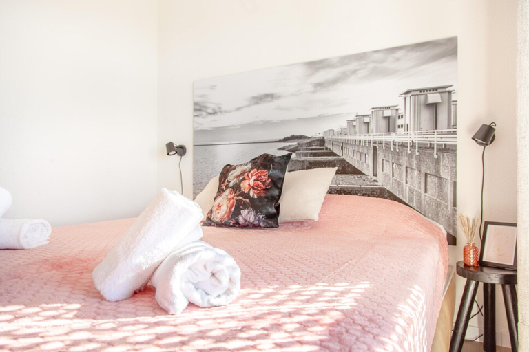 Room 4, Luxury Makkum Beachvilla for 6, Wûnseradiel
